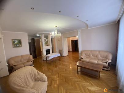 6-комн. квартира, 196 м&sup2;