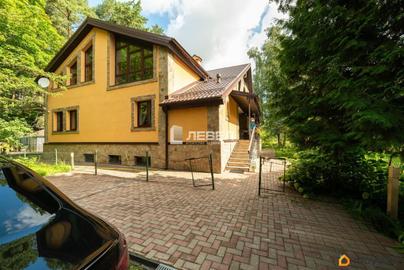 дом, 328.2 м&sup2;, 18 соток