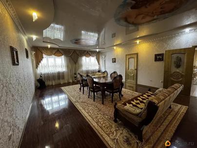 дом, 690 м&sup2;, 10 соток